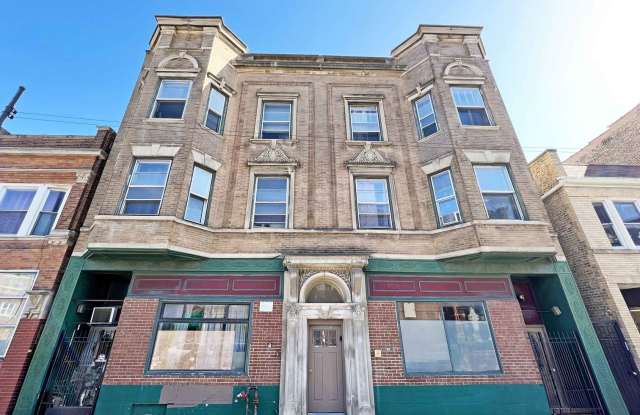 2941 W Belmont Avenue Gallery 1