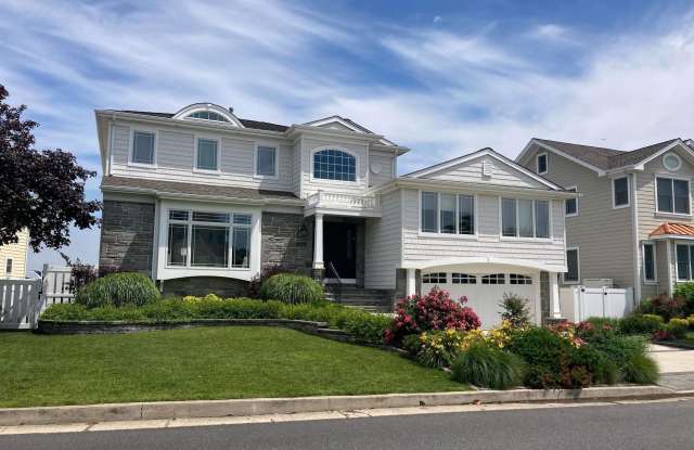 7801 Bayshore Dr photos photos