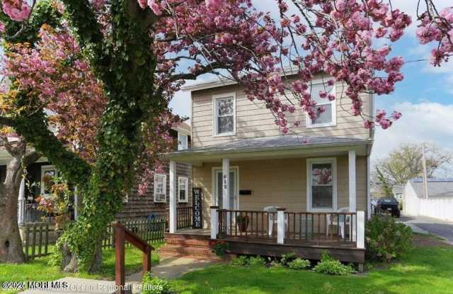 612 Sylvania Avenue Gallery 2