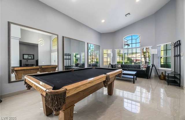 1400 Castle Crest Drive Gallery 4