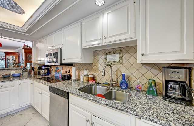 Waterfront! 2 bedroom 2 bath plus bonus room photos photos