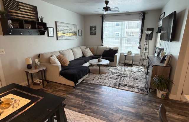 Beautiful 3-Bedroom Condo in Herriman! (Dog-Friendly) photos photos