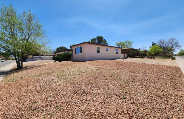 4 bed 2.5 bath Gallery 3