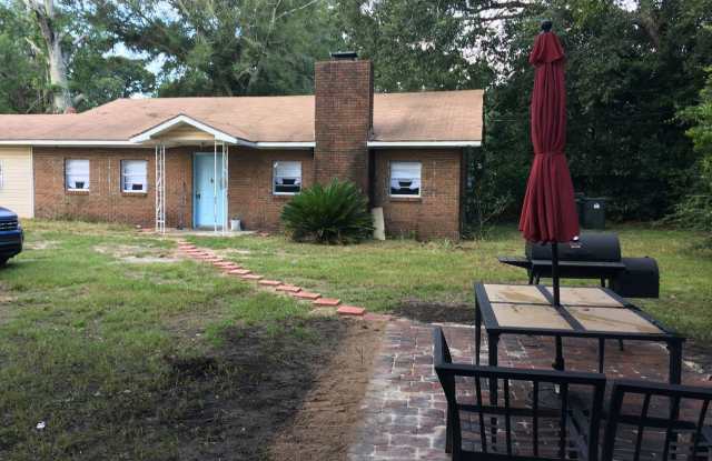 8125 Pittman Ave - 8125 Pittman Avenue, Ensley, FL 32534