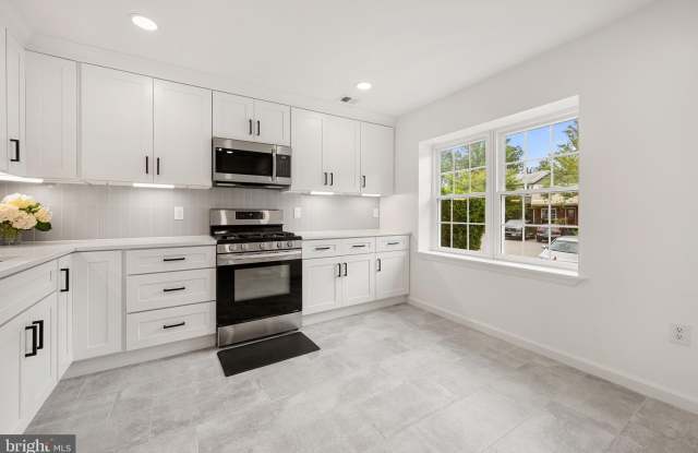 14874 EMBERDALE Drive Gallery 3
