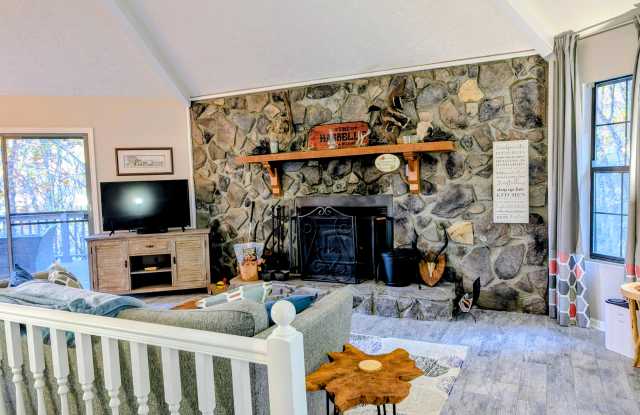 842 Alpine Dr photos photos