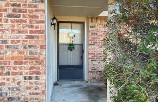 1300 Springview Drive Gallery 3
