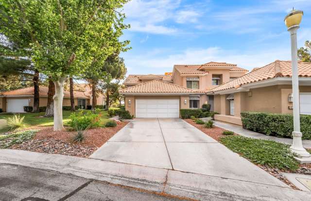 Charming Guard-Gated Southwest Las Vegas Townhome with Fireplace & Golf Course Views! Gallery 3