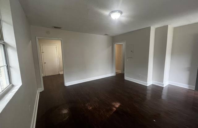1847 W 9TH Street photos photos