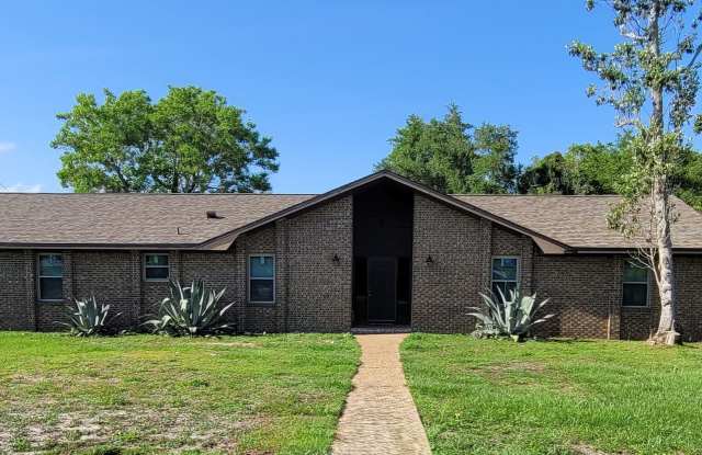 Lynn Haven 5 bedroom 2 bath home! photos photos