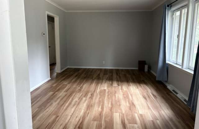 1524 Waldman Avenue Gallery 2