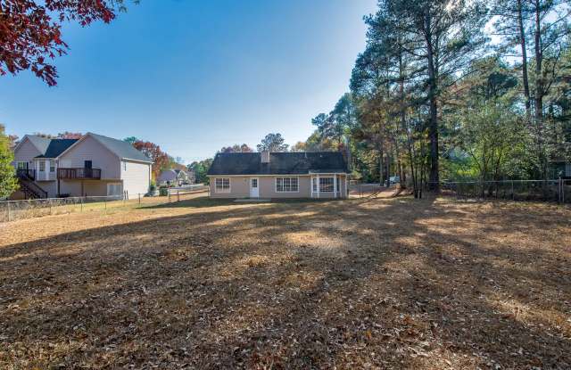 Cute Ranch Beauty in Covington, Fenced Back yard: Granite counter tops Gallery 4