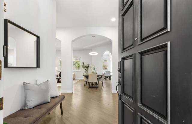 Beautifully Upgraded Single-Story Home in Gated Westlake Community Gallery 3