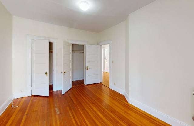 Beautiful spacious unit with great location in Brighton/Brookline border available 9/1/26 photos photos Beautiful spacious unit with great location in Brighton/Brookline border available 9/1/26 photos photos