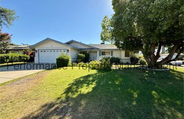 Cute 3 Bed/2 Bath SW Bakersfield Home w/ RBP & $0 Deposit Option Gallery 1