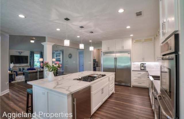 1107 Royal Adelade Drive Gallery 4