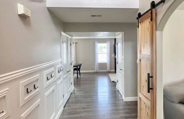 Gorgeous and Spacious 5 Bedroom House Gallery 3