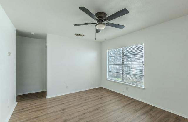 4 Bed / 1 Bath House for Rent - 4047 Indian Sunrise, San Antonio Gallery 4