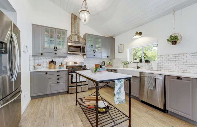 2947 Pannell St, Austin, Texas 78722 - 2947 Pannell Street, Austin, TX 78722
