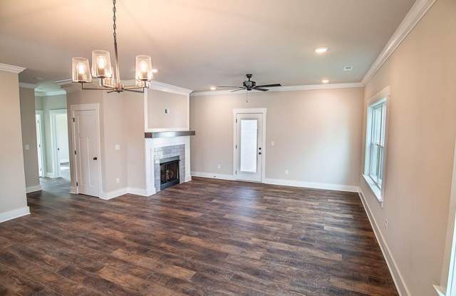 Beautiful 3 Bed, 2.5 Bath, 2 Car Garage - Community Pool & Walking Trail! Gallery 3