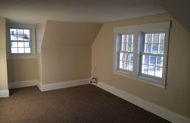 13 Wards Ln, Unit B Gallery 3