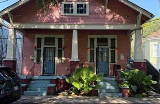 904 PAULINE Street Gallery 1