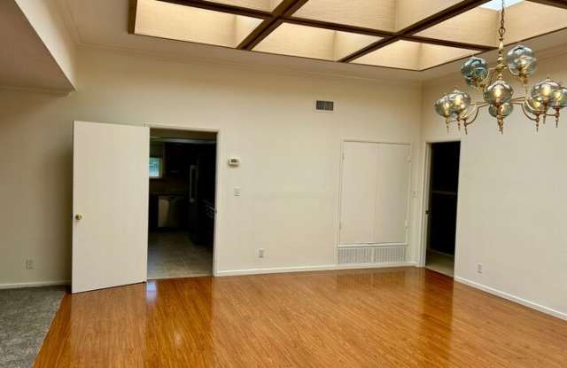 2776 East Lizbeth Avenue Gallery 4