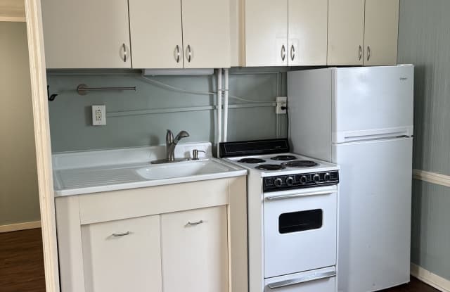 5937 Holmes St - 4 - 5937 Holmes Street, Kansas City, MO 64110