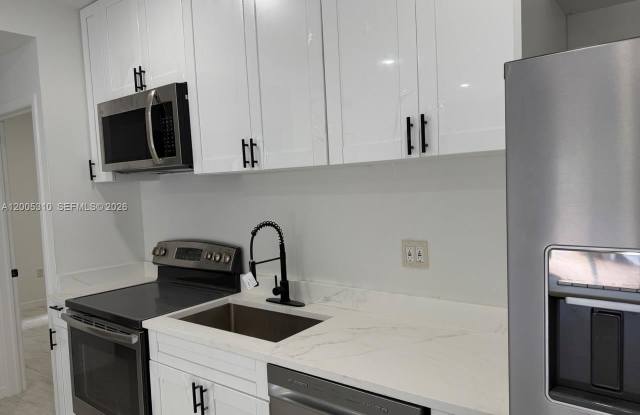 2335 NW 68th St photos photos