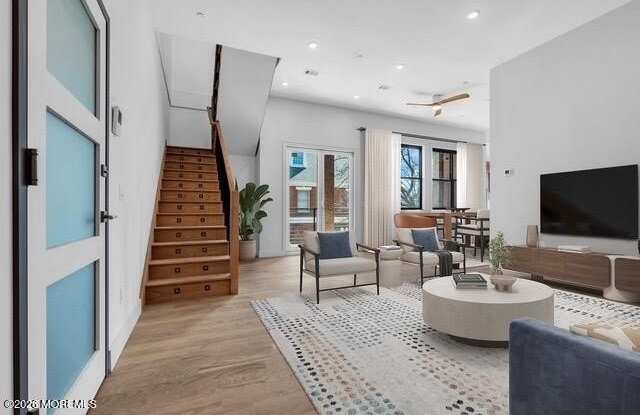 42 Monmouth Street photos photos