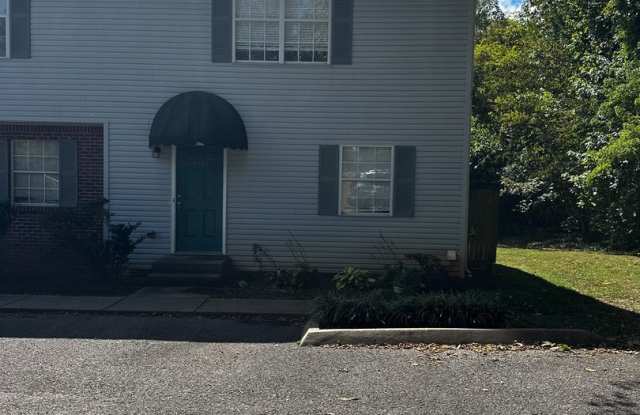 3 bedroom 2.5 bath townhouse Apt - 9047 Countryside Lane, Knox County, TN 37923