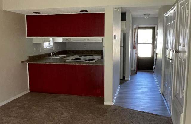 8127 STONEBROOK DR Gallery 4
