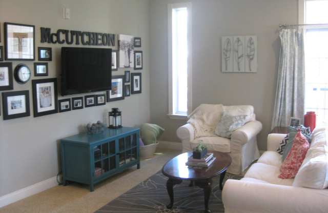 Beautiful 2-Bedroom Luxury Condo in Conshohocken! Available mid-July! photos photos
