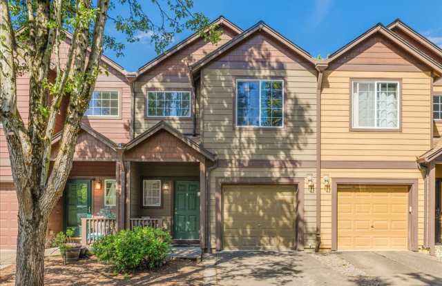 Crisp, Updated Townhome Near Nike  Shopping photos photos