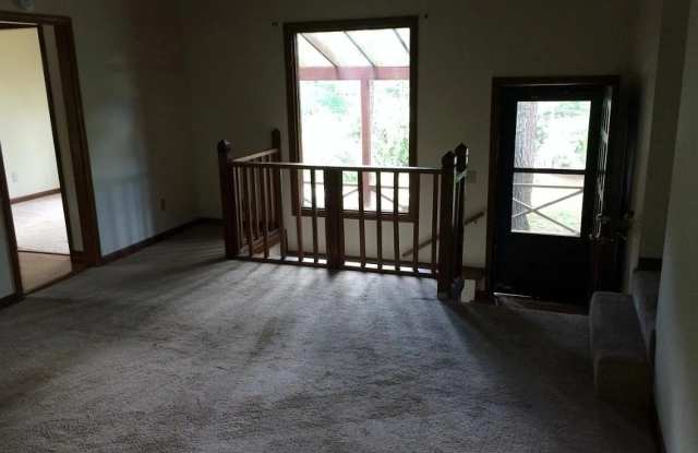 257 Castleair Drive NE Gallery 3