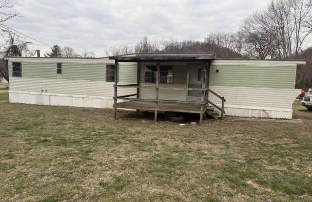 1108 South Walnut Drive - 1108 South Walnut Drive, Unicoi County, TN 37650 1108 South Walnut Drive - 1108 South Walnut Drive, Unicoi County, TN 37650