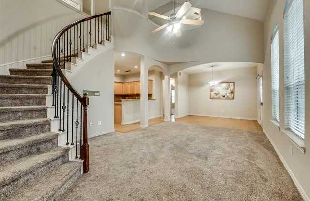 211 Wooded Glen Court Gallery 4