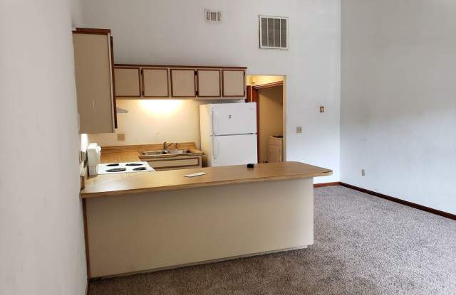 1239 Continental Court Gallery 3