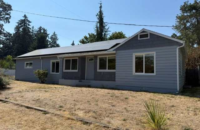 3 Bedroom West Salem House w/ Large Fenced Backyard photos photos