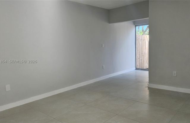 16125 SW 137th Ct Gallery 2