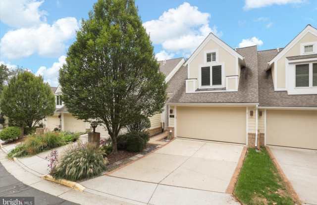 2058 BEACON HEIGHTS DR Gallery 2