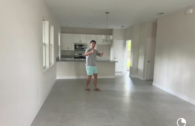 1126 Melrose Ave S photos photos