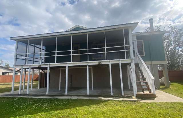 Expansive, Custom Home on East Bay! Gallery 4