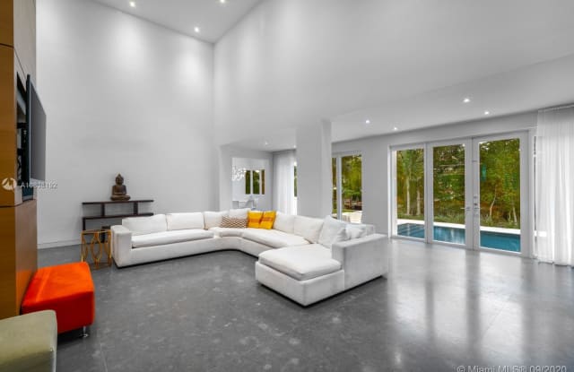 470 Costanera Rd - 470 Costanera Road, Coral Gables, FL 33143