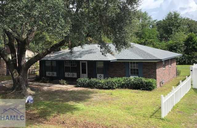 108 Deal Street - 108 Deal Street, Hinesville, GA 31313
