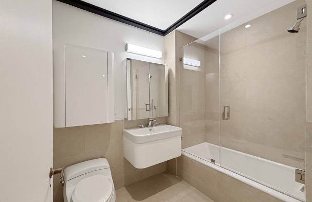53 W 53rd St Apt 15A Gallery 4