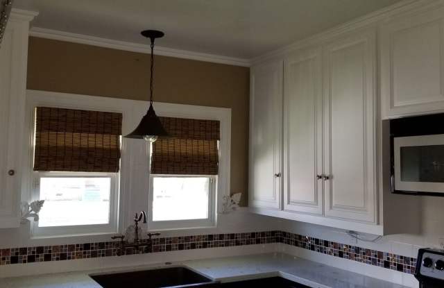 320 S School St Lodi, CA 95240 photos photos