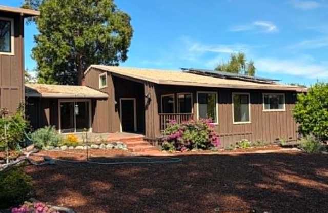 Emerald Hills Retreat, 4BR/3BA + Private ADU on Expansive Grounds Gallery 1