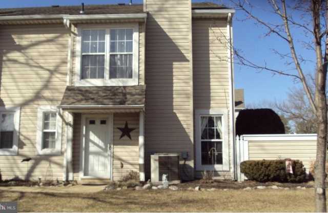 53 MEADOW Lane Gallery 1