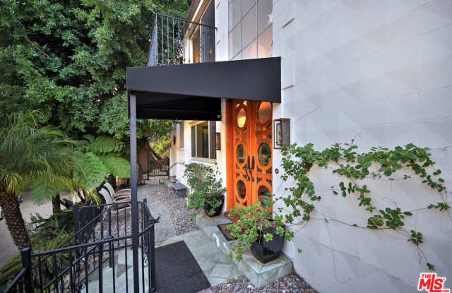 1839 North BEVERLY Drive Gallery 4